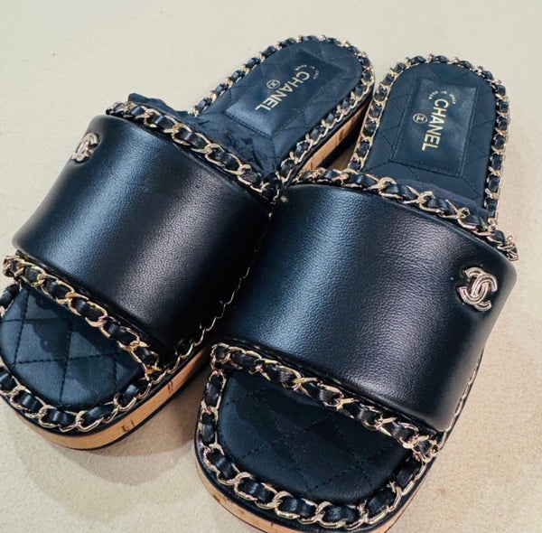 Chanel Black Leather CC Chain Sandals - Velouré