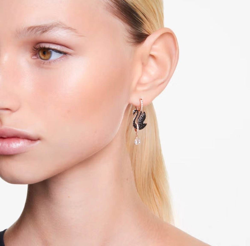 Pre-owned SWAROVSKI Swan drop earrings - Velouré